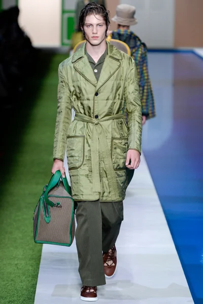 Look 9